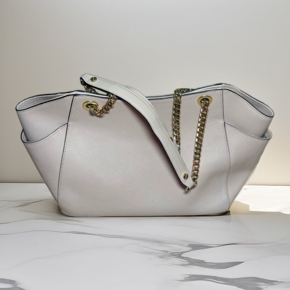 Michael Kors Purse (Like New Condition) - Picture 2 of 3